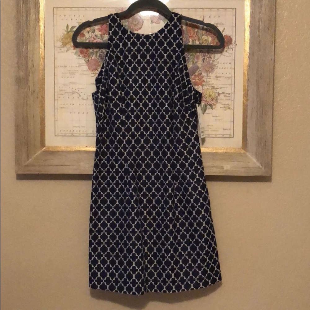 BB DAKOTA fitted keyhole back dress